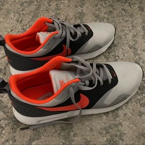 Nike Air Max Tavas Men’s size 9.5